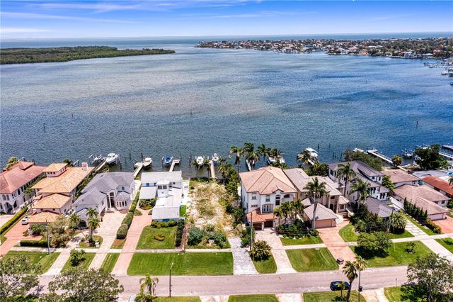 6527 BAYOU GRANDE BLVD NE, St Petersburg, FL 33702
