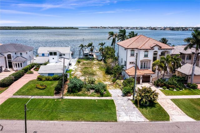 6527 BAYOU GRANDE BLVD NE, St Petersburg, FL 33702