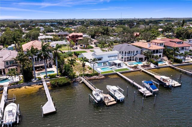 6527 BAYOU GRANDE BLVD NE, St Petersburg, FL 33702