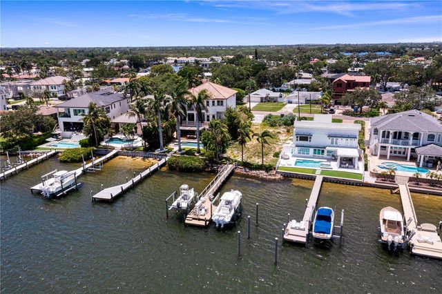 6527 BAYOU GRANDE BLVD NE, St Petersburg, FL 33702