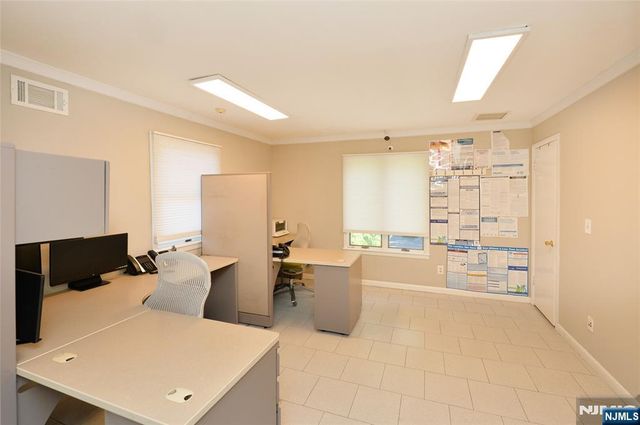 24 Farview Terrace, Paramus, NJ 07652