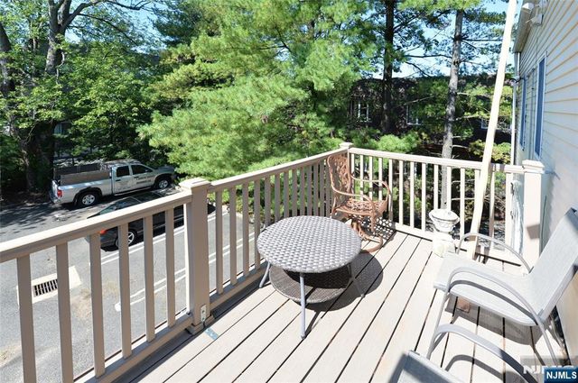 24 Farview Terrace, Paramus, NJ 07652