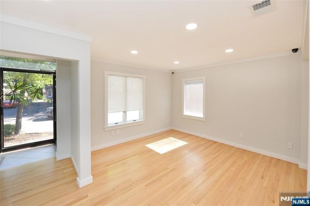 24 Farview Terrace, Paramus, NJ 07652