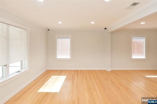 24 Farview Terrace, Paramus, NJ 07652