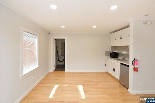 24 Farview Terrace, Paramus, NJ 07652