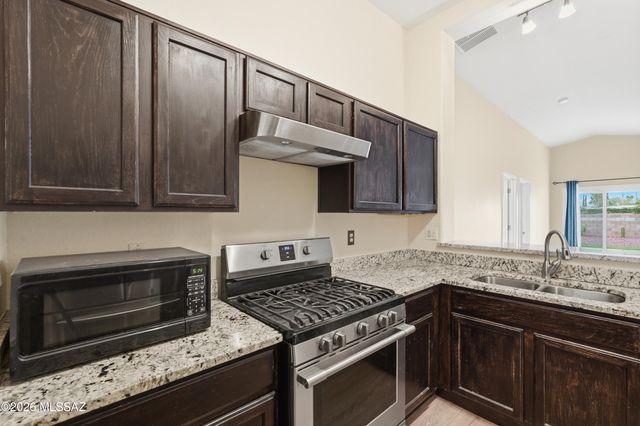 9699 E Vendela Street, Tucson, AZ 85748