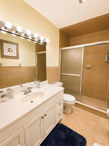 1520 Mckinley Street 216E, Hollywood, FL 33020