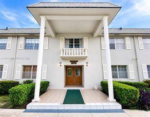 1520 Mckinley Street 216E, Hollywood, FL 33020