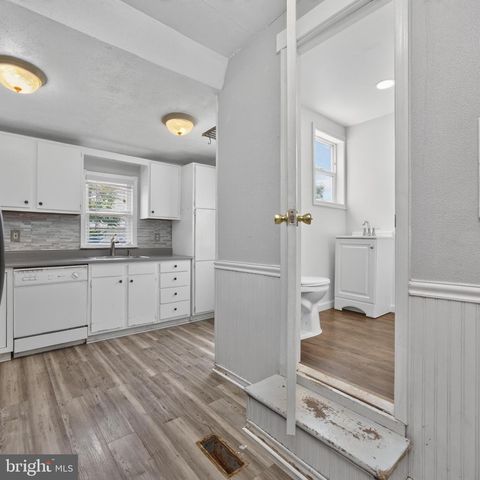 332 WALNUT ST, Royersford, PA 19468
