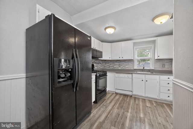 332 WALNUT ST, Royersford, PA 19468