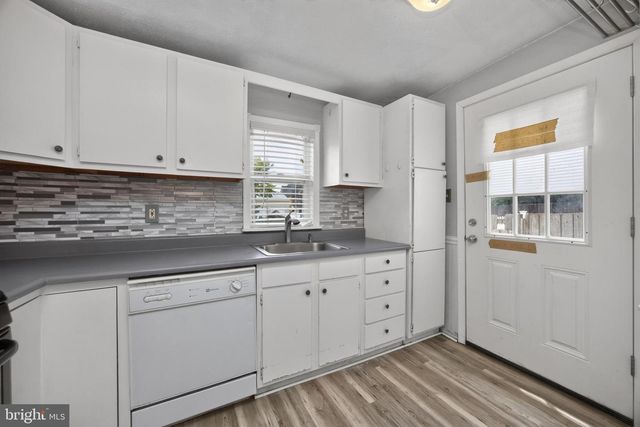 332 WALNUT ST, Royersford, PA 19468
