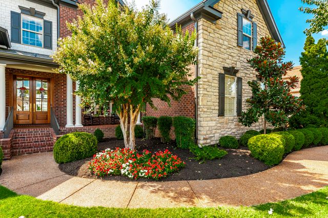 1248 Chloe Dr, Gallatin, TN 37066