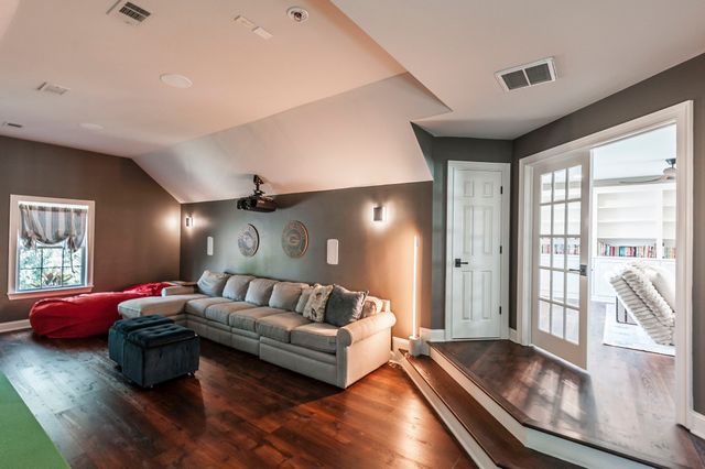1248 Chloe Dr, Gallatin, TN 37066