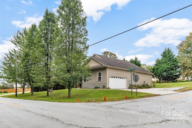 501 Orr's Camp Road, Hendersonville, NC 28792