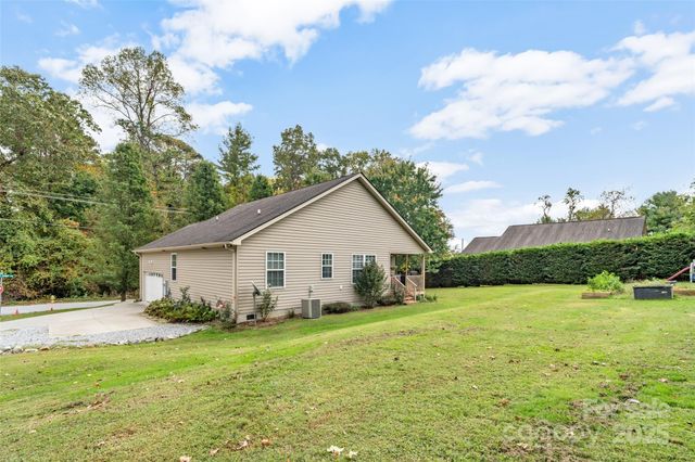 501 Orr's Camp Road, Hendersonville, NC 28792