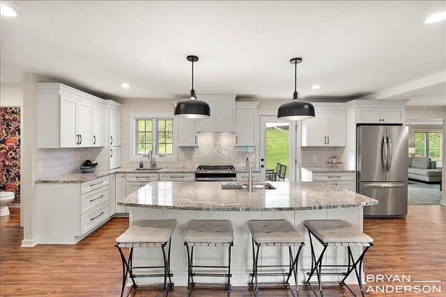 2925 Reeds Lake Boulevard SE, East Grand Rapids, MI 49506