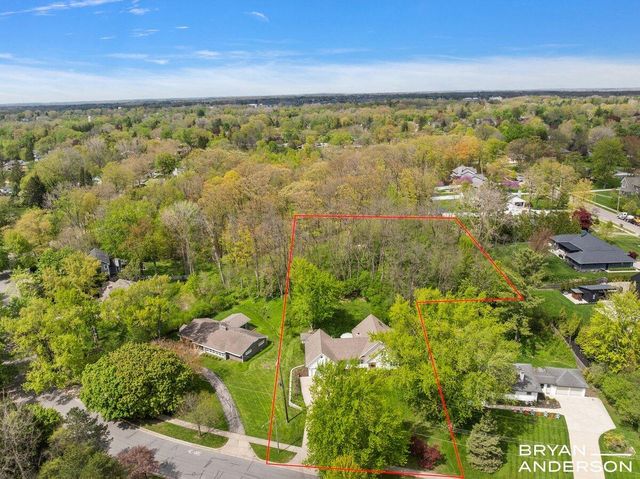 2925 Reeds Lake Boulevard SE, East Grand Rapids, MI 49506
