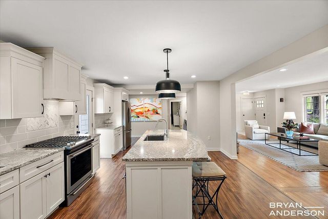 2925 Reeds Lake Boulevard SE, East Grand Rapids, MI 49506