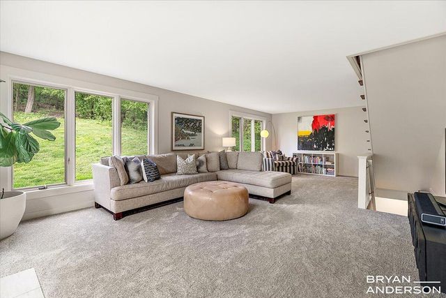 2925 Reeds Lake Boulevard SE, East Grand Rapids, MI 49506