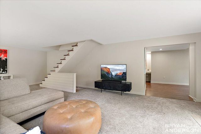 2925 Reeds Lake Boulevard SE, East Grand Rapids, MI 49506