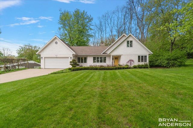 2925 Reeds Lake Boulevard SE, East Grand Rapids, MI 49506