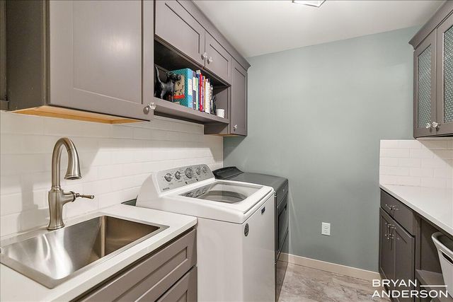 2925 Reeds Lake Boulevard SE, East Grand Rapids, MI 49506