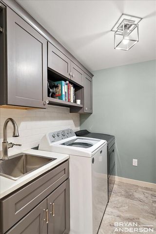 2925 Reeds Lake Boulevard SE, East Grand Rapids, MI 49506