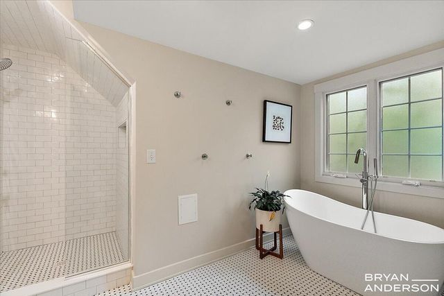2925 Reeds Lake Boulevard SE, East Grand Rapids, MI 49506