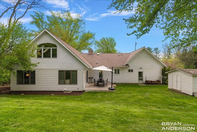 2925 Reeds Lake Boulevard SE, East Grand Rapids, MI 49506