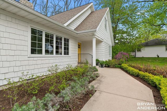 2925 Reeds Lake Boulevard SE, East Grand Rapids, MI 49506
