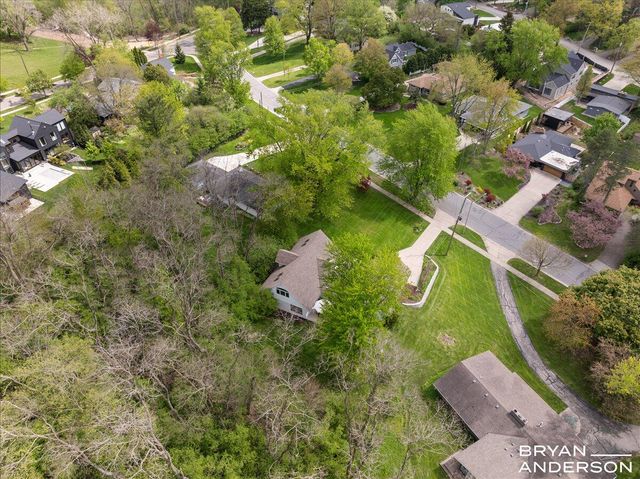 2925 Reeds Lake Boulevard SE, East Grand Rapids, MI 49506
