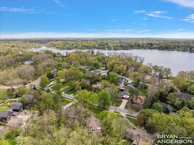 2925 Reeds Lake Boulevard SE, East Grand Rapids, MI 49506