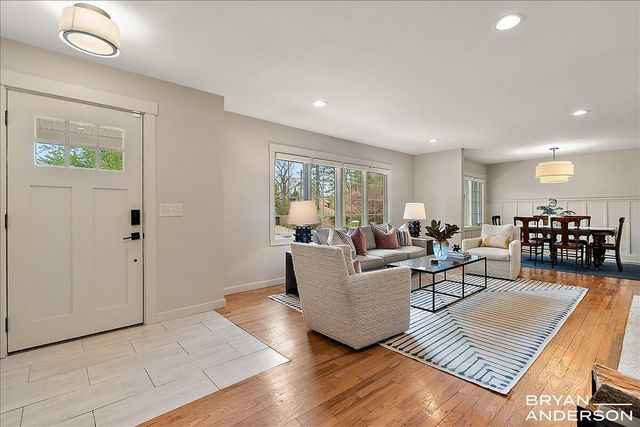 2925 Reeds Lake Boulevard SE, East Grand Rapids, MI 49506