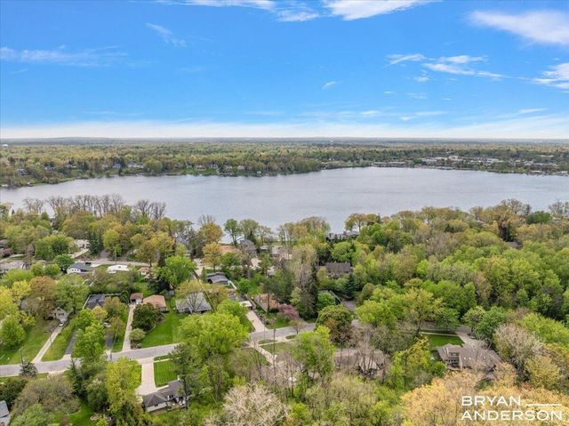 2925 Reeds Lake Boulevard SE, East Grand Rapids, MI 49506