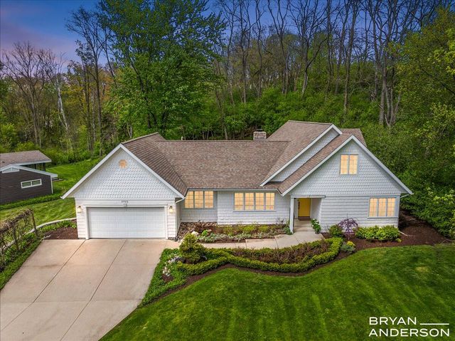 2925 Reeds Lake Boulevard SE, East Grand Rapids, MI 49506