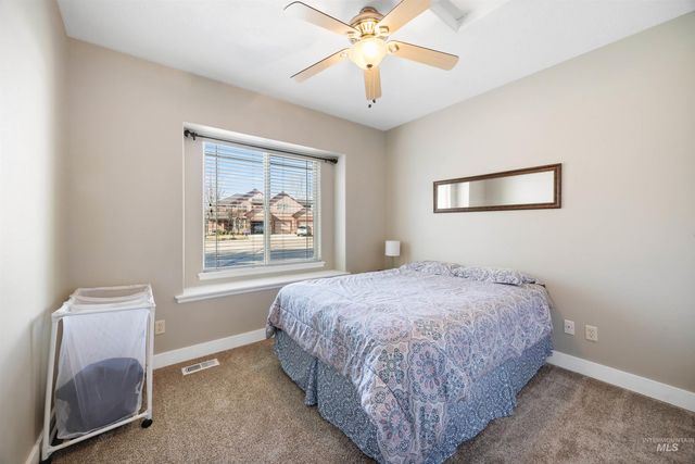 5236 N Cougar Flat Pl, Meridian, ID 83646