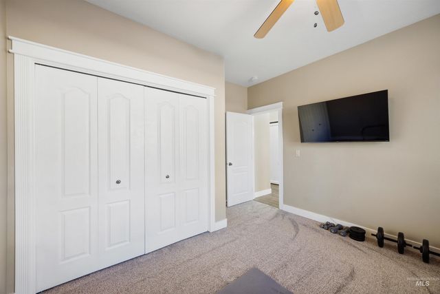 5236 N Cougar Flat Pl, Meridian, ID 83646