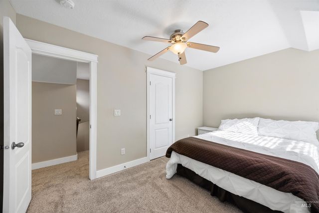 5236 N Cougar Flat Pl, Meridian, ID 83646