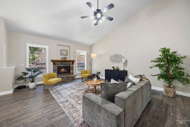 5236 N Cougar Flat Pl, Meridian, ID 83646