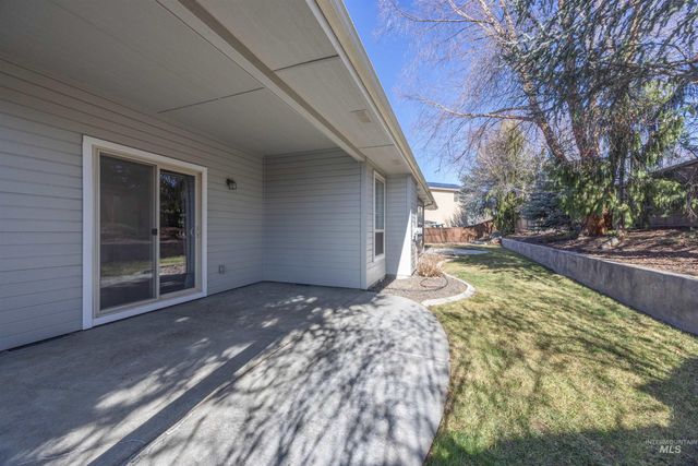 5236 N Cougar Flat Pl, Meridian, ID 83646