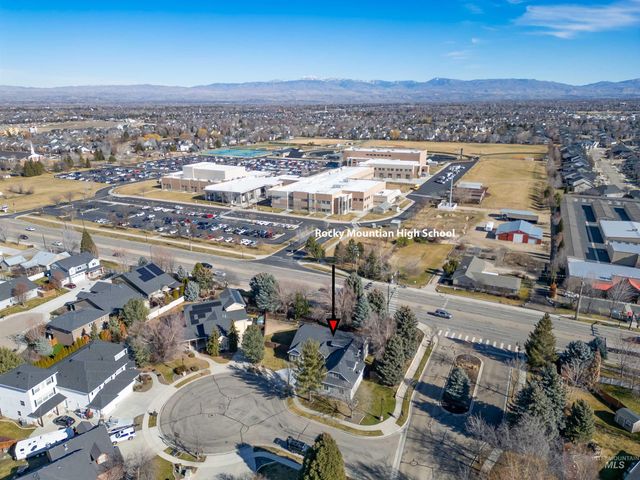 5236 N Cougar Flat Pl, Meridian, ID 83646