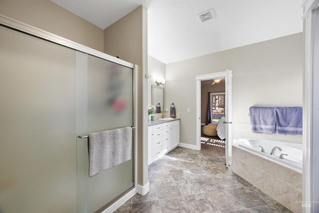 5236 N Cougar Flat Pl, Meridian, ID 83646