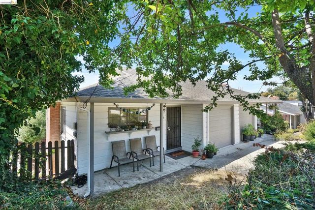 1390 Highland Blvd, Hayward, CA 94542