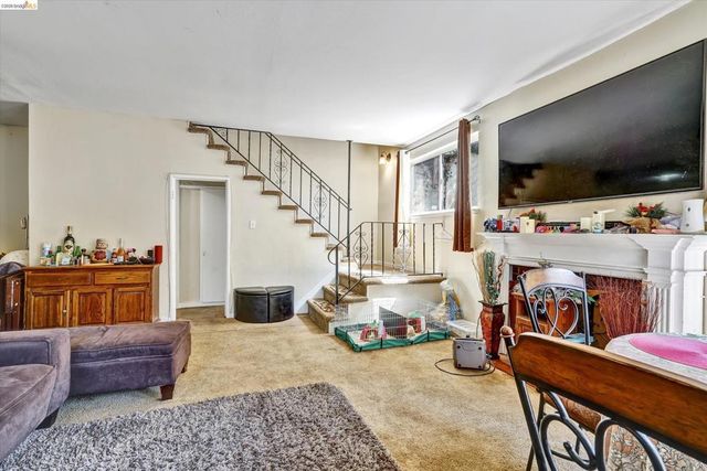 1390 Highland Blvd, Hayward, CA 94542