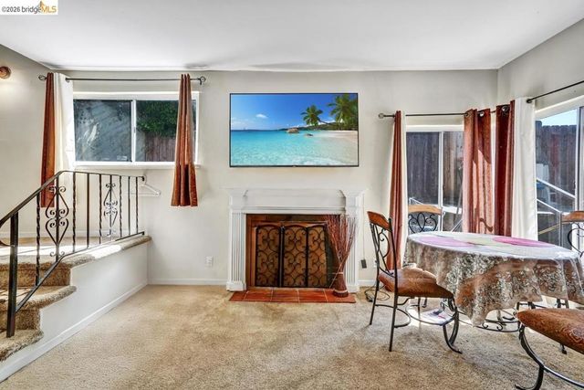 1390 Highland Blvd, Hayward, CA 94542