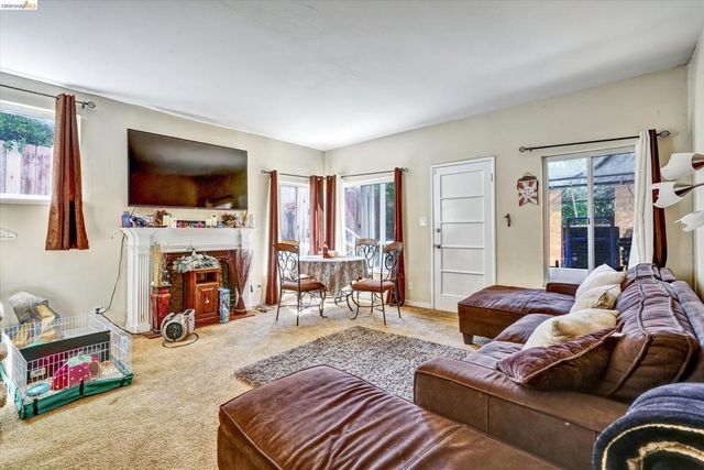 1390 Highland Blvd, Hayward, CA 94542