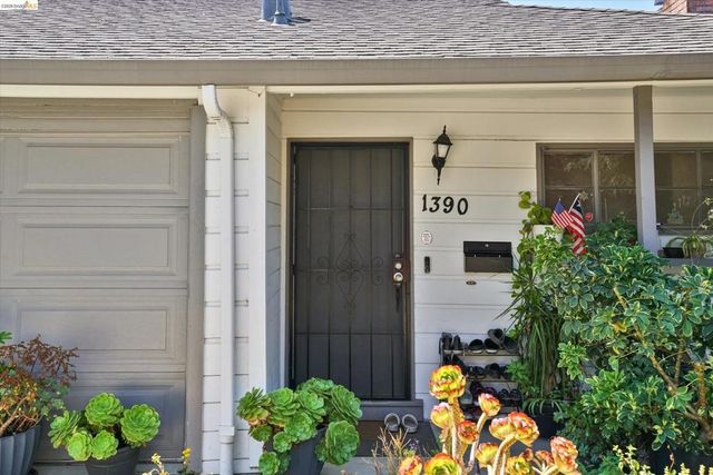1390 Highland Blvd, Hayward, CA 94542