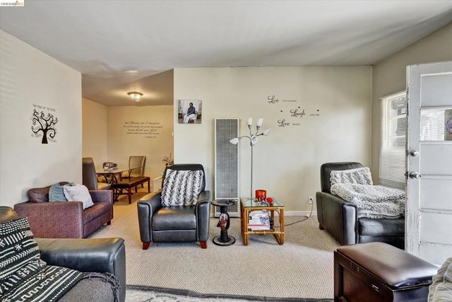 1390 Highland Blvd, Hayward, CA 94542