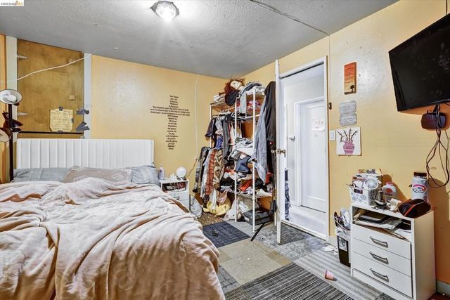 1390 Highland Blvd, Hayward, CA 94542