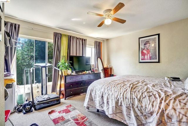 1390 Highland Blvd, Hayward, CA 94542